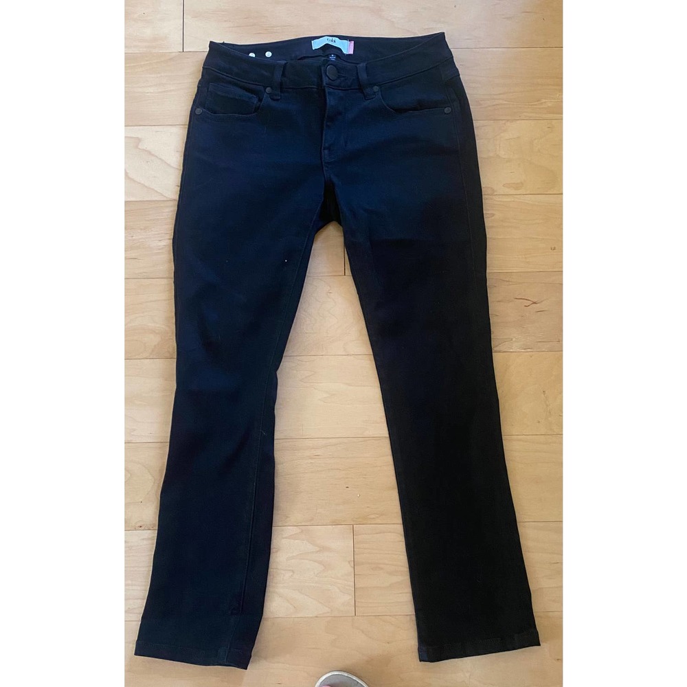Black Cabi cropped jeans!